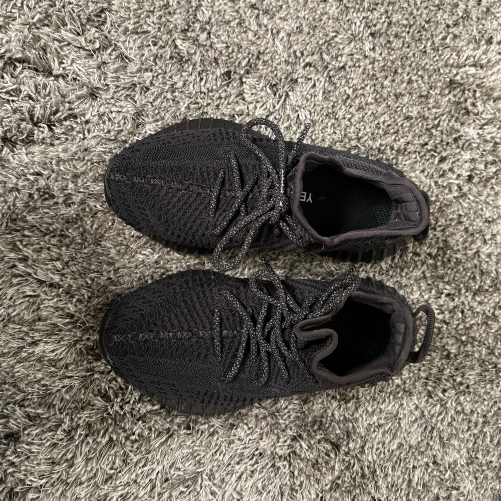 Yeezy Boost 350 V2
